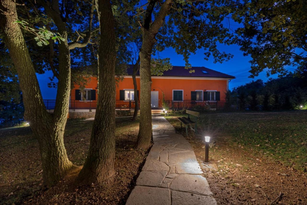Agriturismo Cascina Trevo 스포토르노 외부 사진
